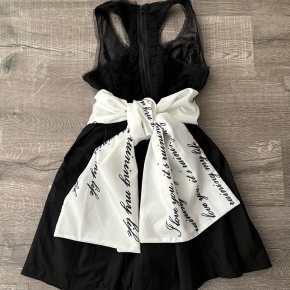 💖 Tortured Taylor I love you SCARF - Picture 5 of 11